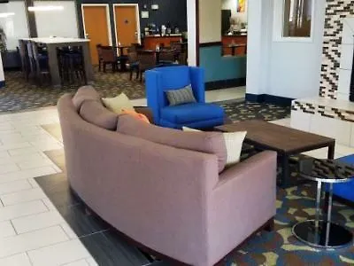 Spark By Hilton Troy Hotel 3*